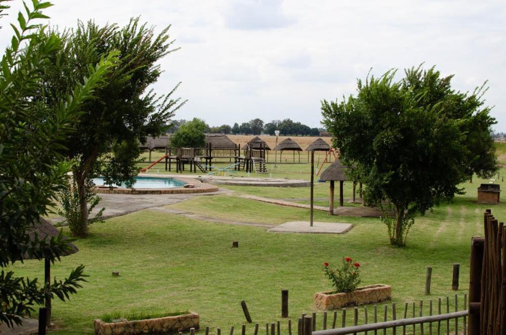 Hotel Matlapeng Country Estate Vanderbijlpark Exterior foto